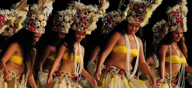 Tahitian dance costumes - Tahiti Tourisme